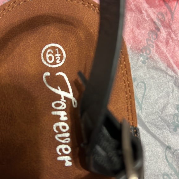 Forever Sandals - Picture 6 of 7